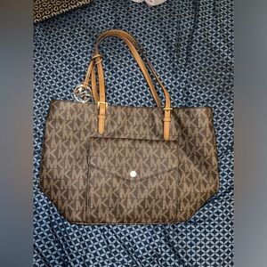 Michael Kors Tote Bag.